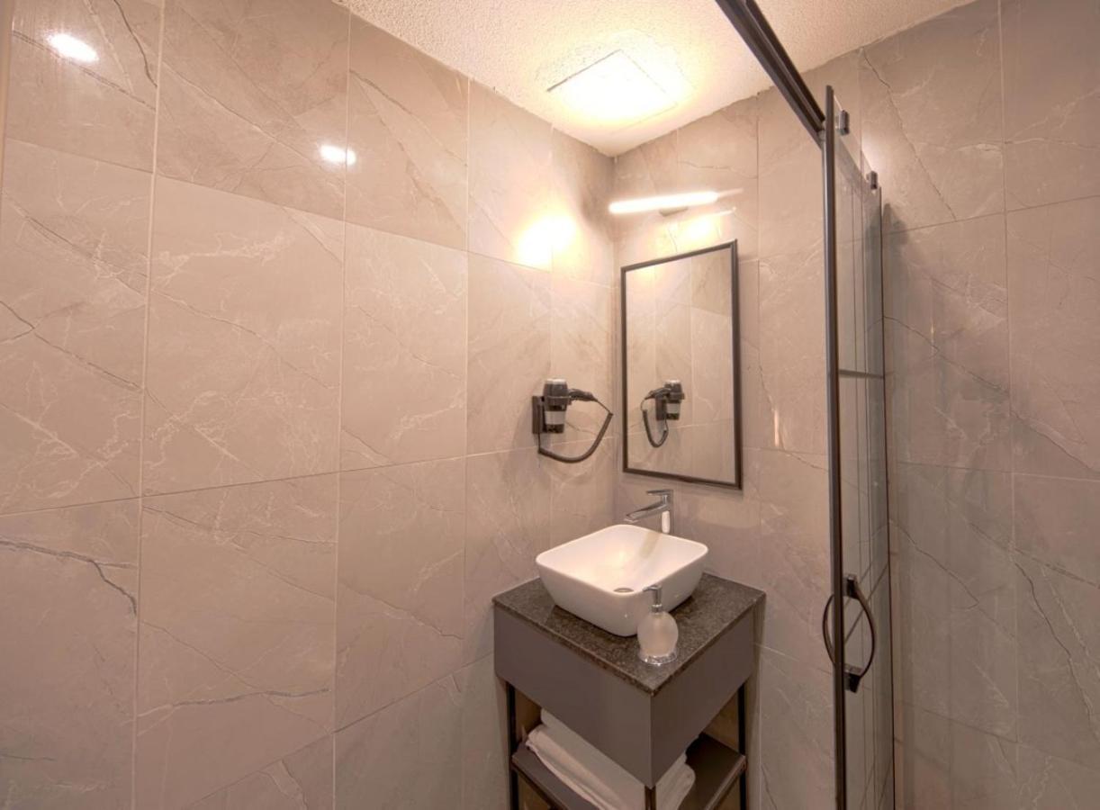 Istanbul City Airport Hotel Zewnętrze zdjęcie